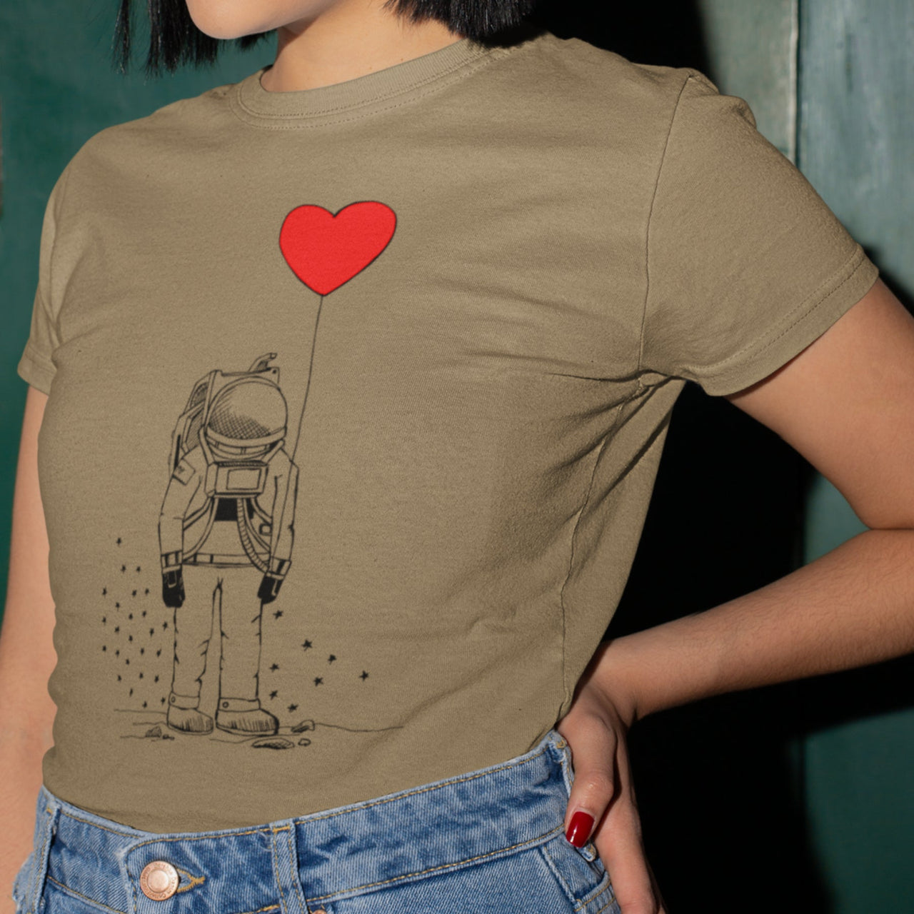 Kaki UNISEX T-särk Kosmonaut südamega