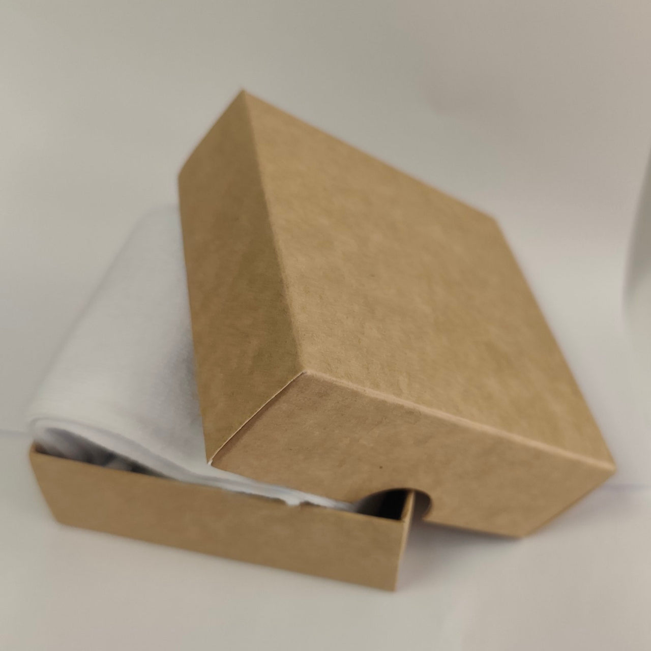 Valged sokid "Värviline vanaema"