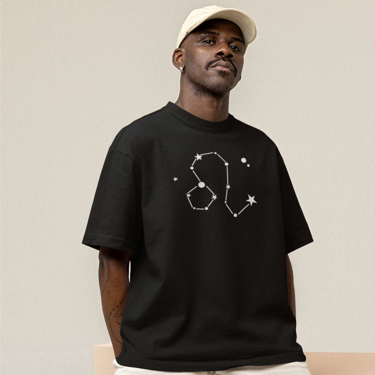 Must UNISEX T-särk Tähtkuju Lõvi