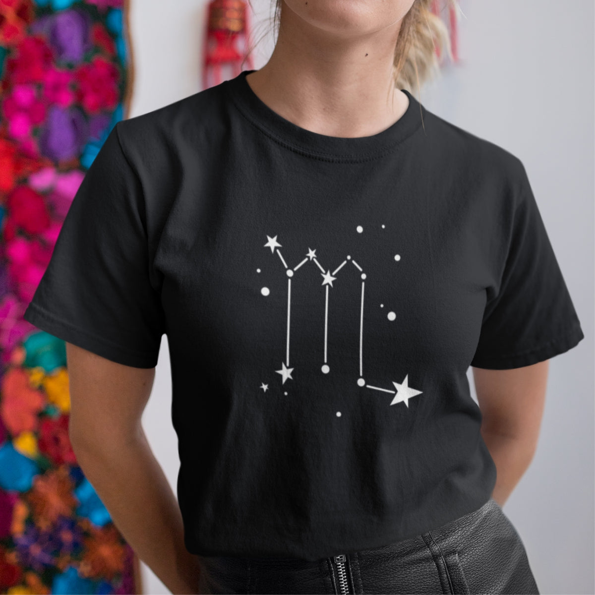 Must UNISEX T-särk Tähtkuju Skorpion